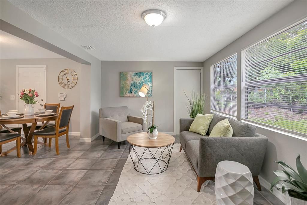 For Sale: $315,000 (4 beds, 2 baths, 1353 Square Feet)