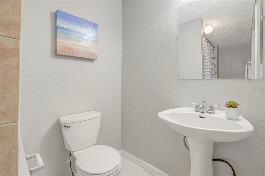 For Sale: $315,000 (4 beds, 2 baths, 1353 Square Feet)