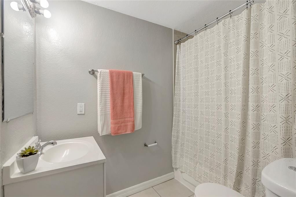 For Sale: $315,000 (4 beds, 2 baths, 1353 Square Feet)