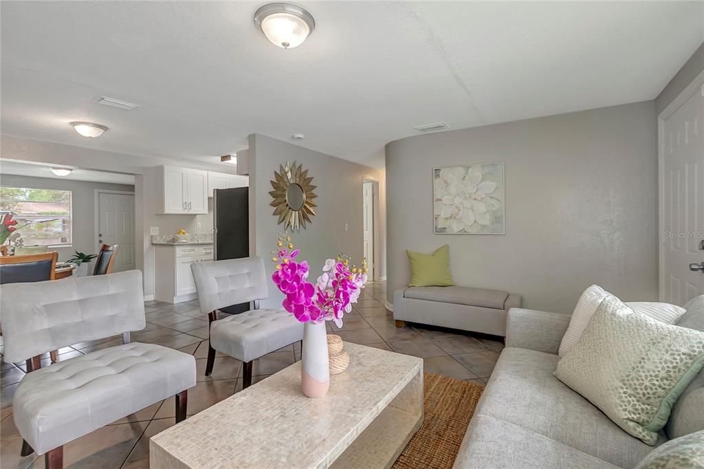 For Sale: $315,000 (4 beds, 2 baths, 1353 Square Feet)