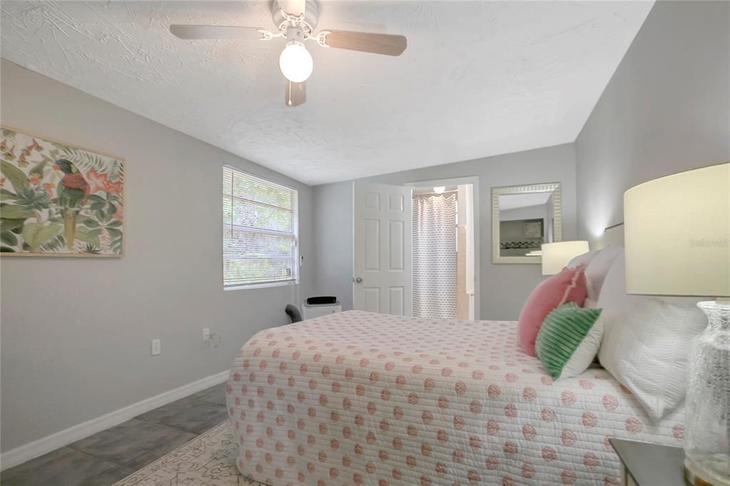 For Sale: $315,000 (4 beds, 2 baths, 1353 Square Feet)