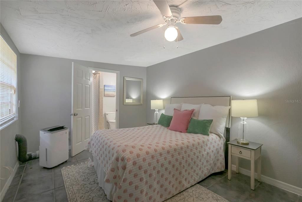 For Sale: $315,000 (4 beds, 2 baths, 1353 Square Feet)