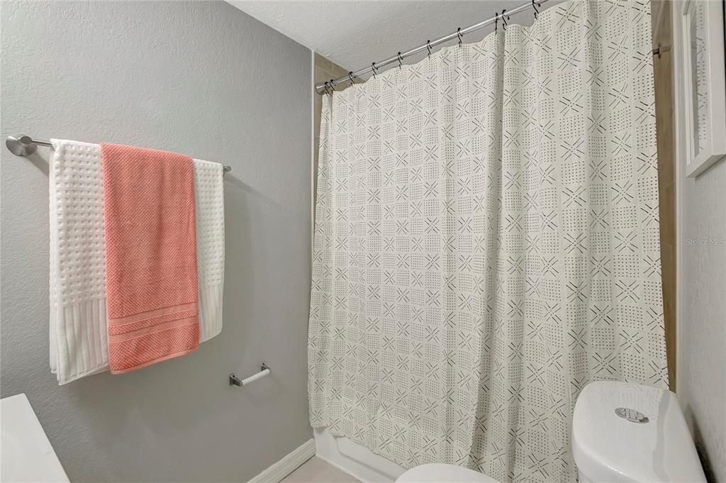 For Sale: $315,000 (4 beds, 2 baths, 1353 Square Feet)
