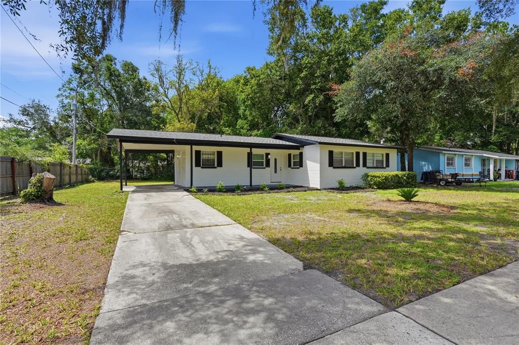 For Sale: $198,000 (3 beds, 1 baths, 933 Square Feet)