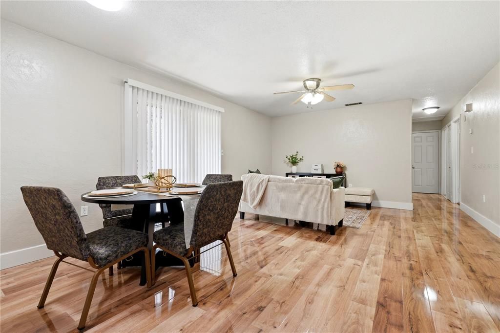 For Sale: $198,000 (3 beds, 1 baths, 933 Square Feet)