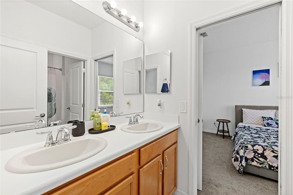 For Sale: $699,000 (5 beds, 4 baths, 3506 Square Feet)