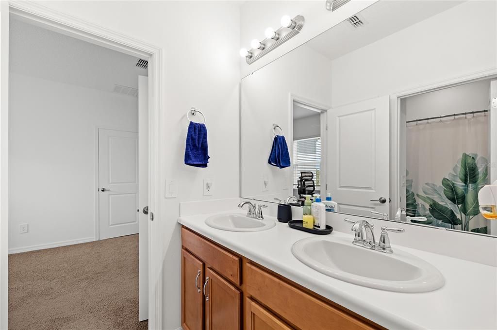 For Sale: $699,000 (5 beds, 4 baths, 3506 Square Feet)