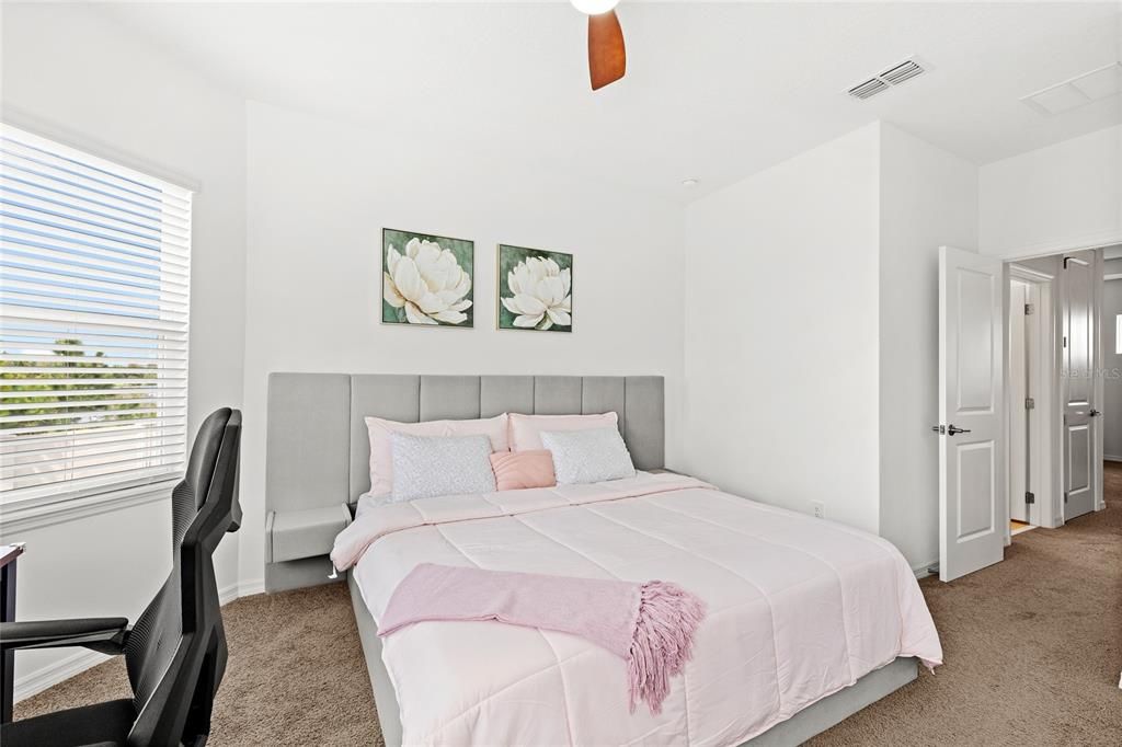 For Sale: $699,000 (5 beds, 4 baths, 3506 Square Feet)