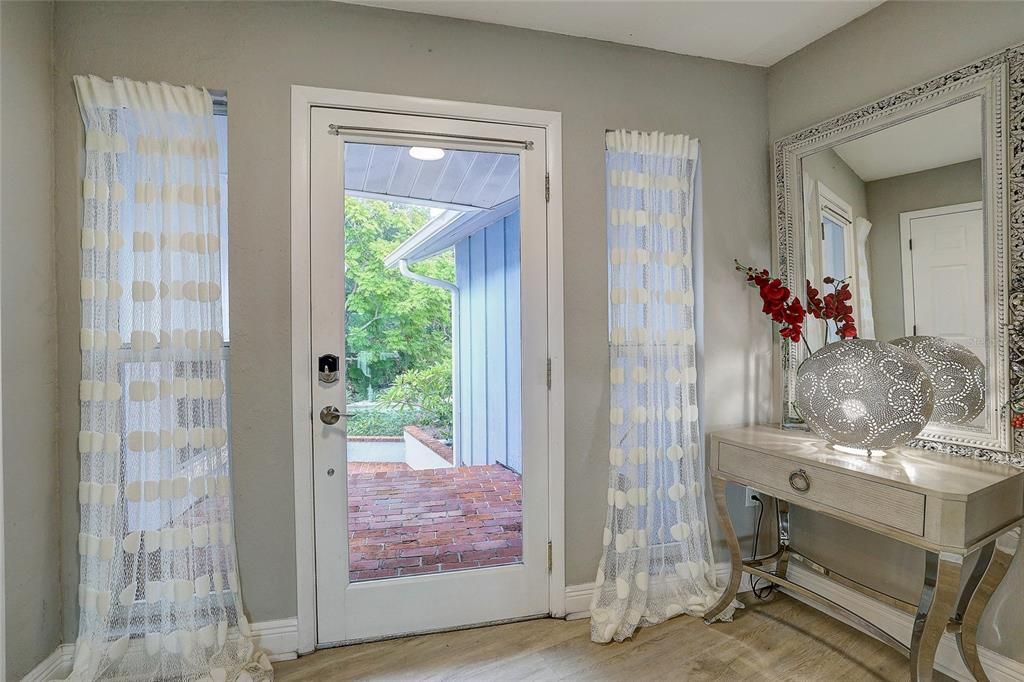 For Sale: $749,500 (2 beds, 2 baths, 2092 Square Feet)
