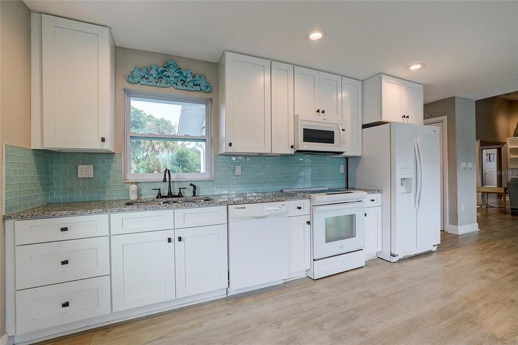 For Sale: $749,500 (2 beds, 2 baths, 2092 Square Feet)