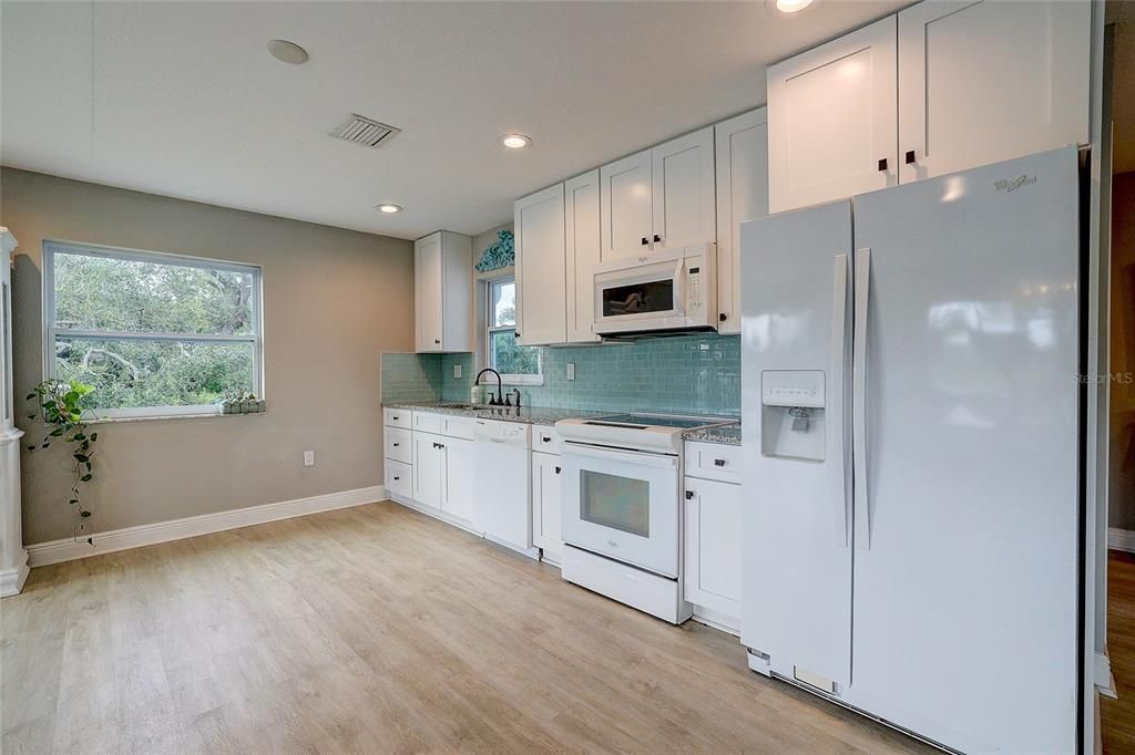 For Sale: $749,500 (2 beds, 2 baths, 2092 Square Feet)