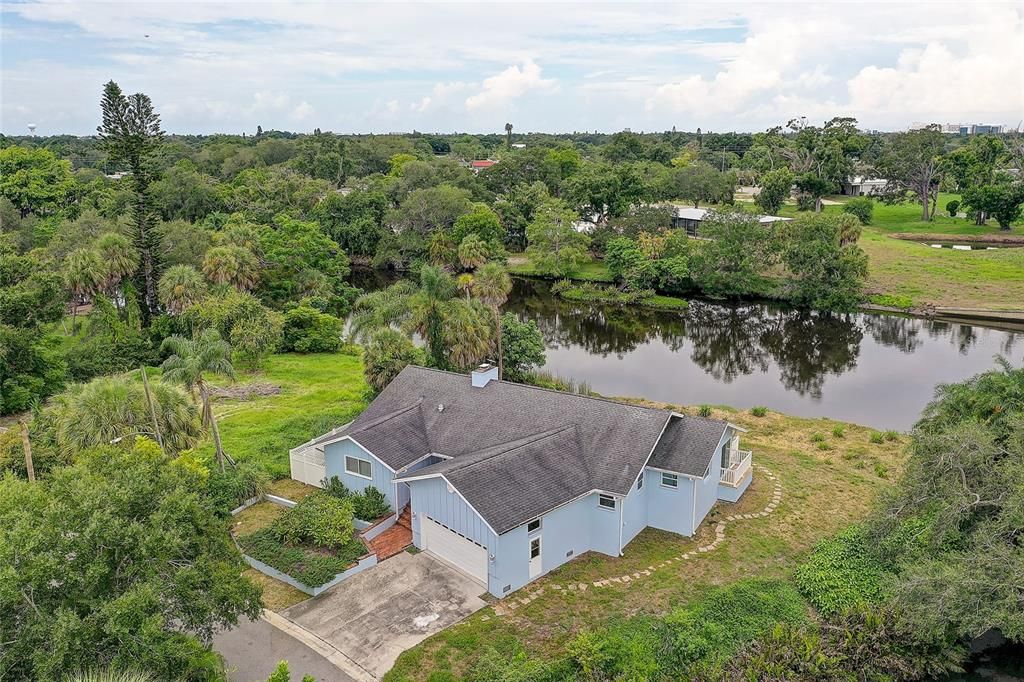For Sale: $749,500 (2 beds, 2 baths, 2092 Square Feet)