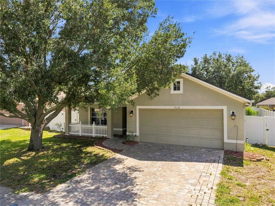 For Sale: $350,000 (4 beds, 2 baths, 1973 Square Feet)