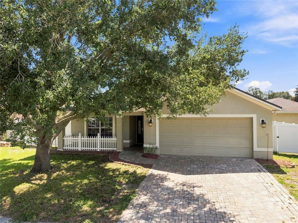 For Sale: $350,000 (4 beds, 2 baths, 1973 Square Feet)