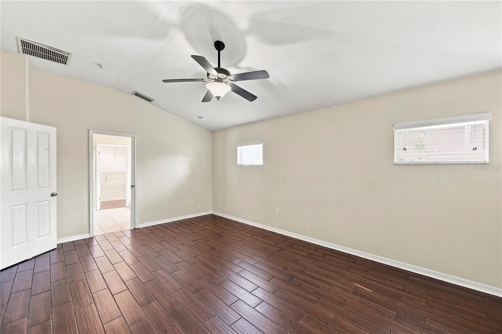 For Sale: $350,000 (4 beds, 2 baths, 1973 Square Feet)