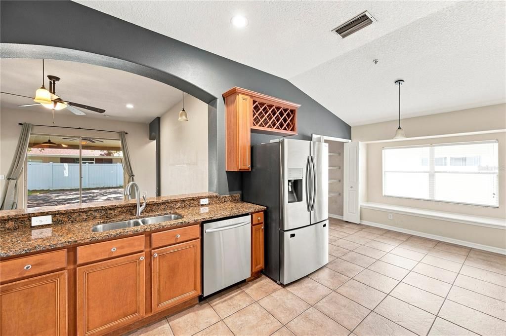 For Sale: $350,000 (4 beds, 2 baths, 1973 Square Feet)