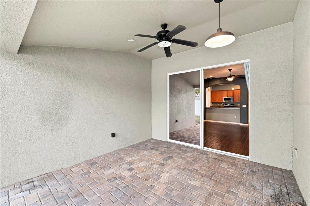For Sale: $350,000 (4 beds, 2 baths, 1973 Square Feet)