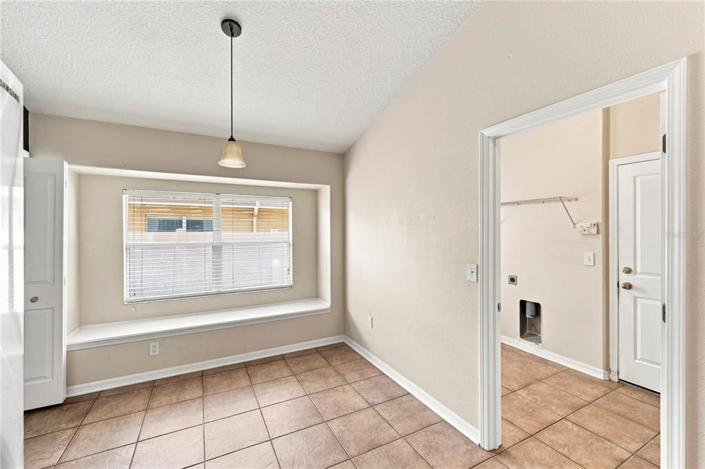 For Sale: $350,000 (4 beds, 2 baths, 1973 Square Feet)