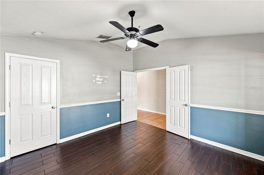 For Sale: $350,000 (4 beds, 2 baths, 1973 Square Feet)
