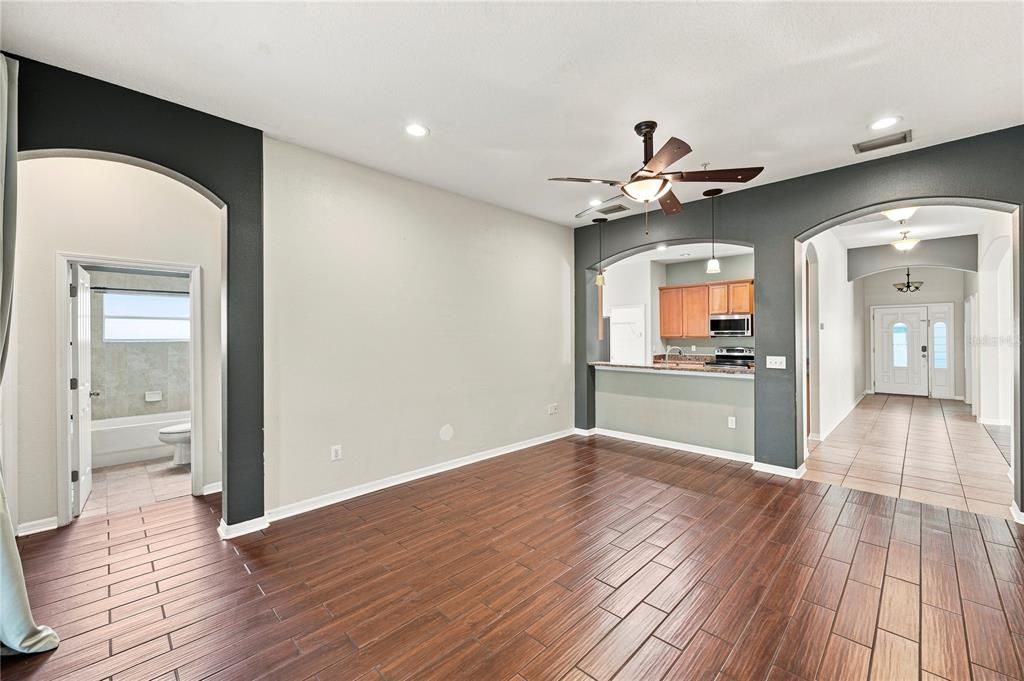 For Sale: $350,000 (4 beds, 2 baths, 1973 Square Feet)