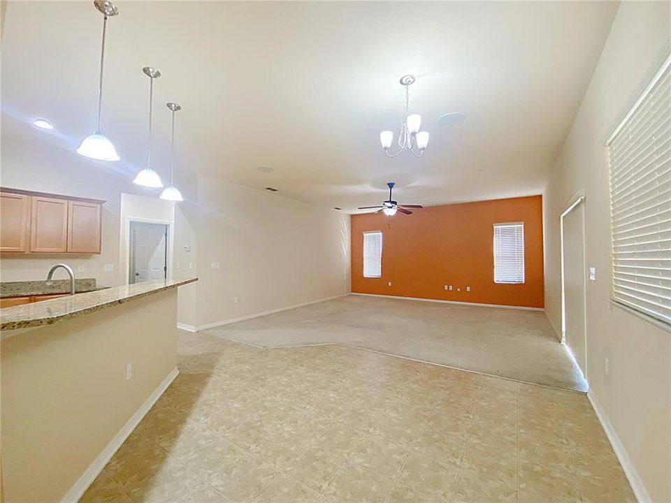 For Rent: $2,200 (4 beds, 2 baths, 2386 Square Feet)