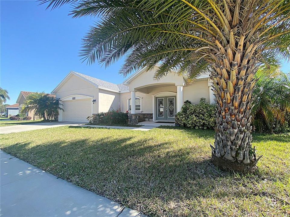 For Rent: $2,200 (4 beds, 2 baths, 2386 Square Feet)