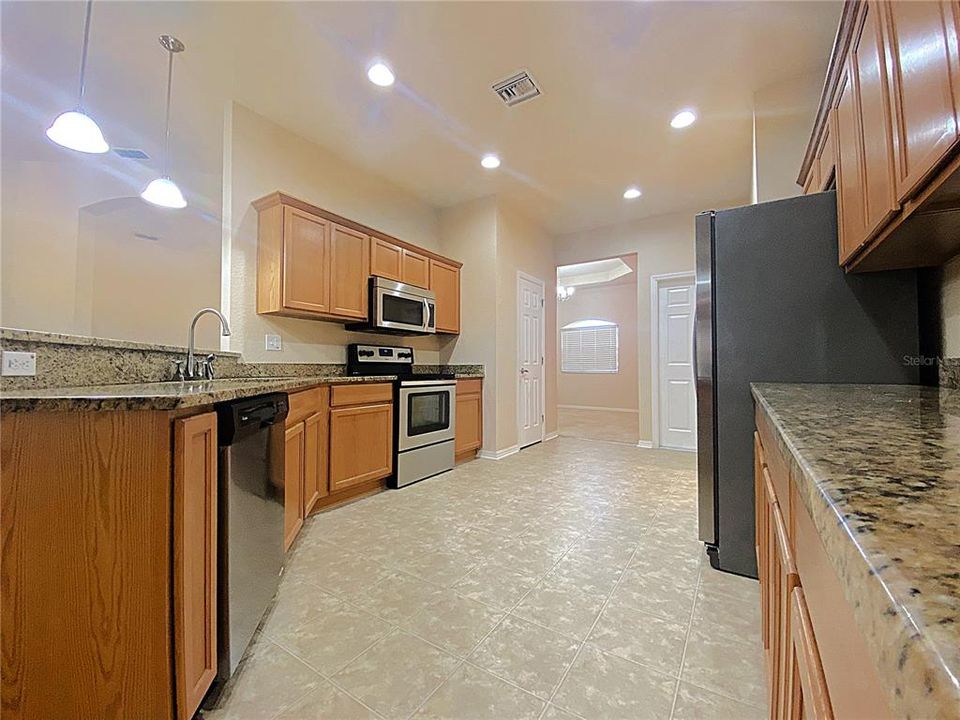 For Rent: $2,200 (4 beds, 2 baths, 2386 Square Feet)
