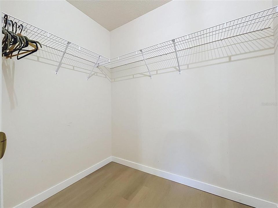 En Venta: $619,900 (5 camas, 4 baños, 3372 Pies cuadrados)