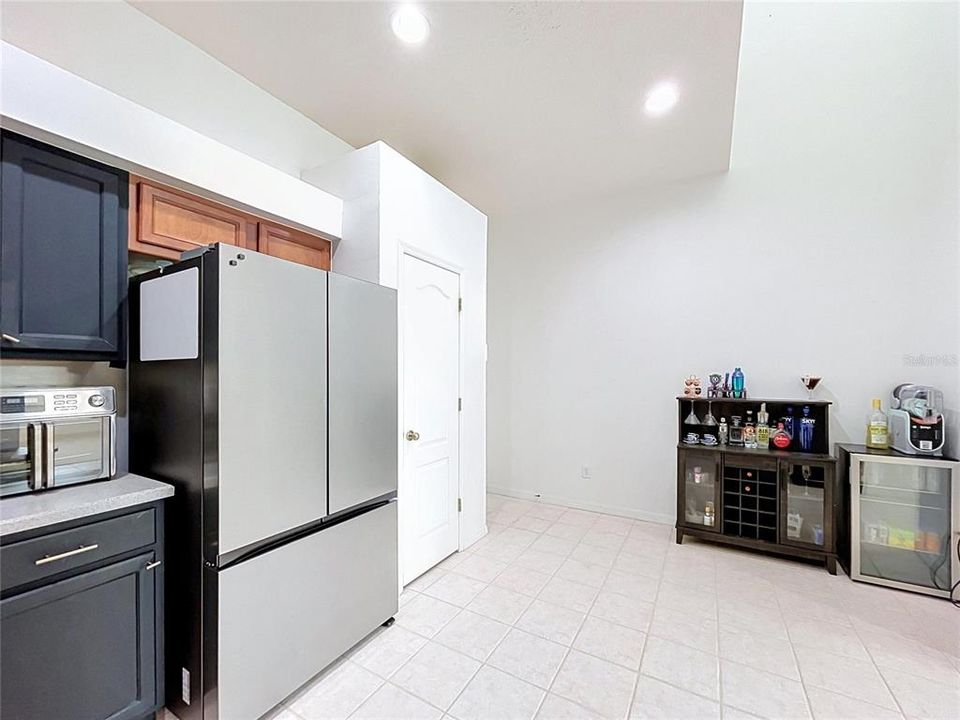En Venta: $619,900 (5 camas, 4 baños, 3372 Pies cuadrados)