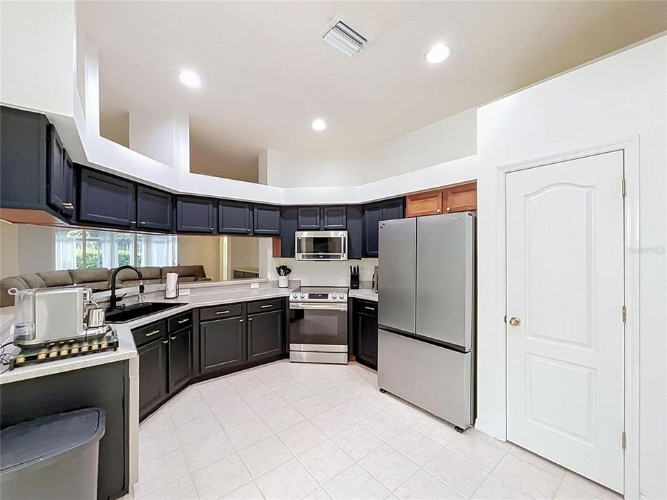 En Venta: $619,900 (5 camas, 4 baños, 3372 Pies cuadrados)