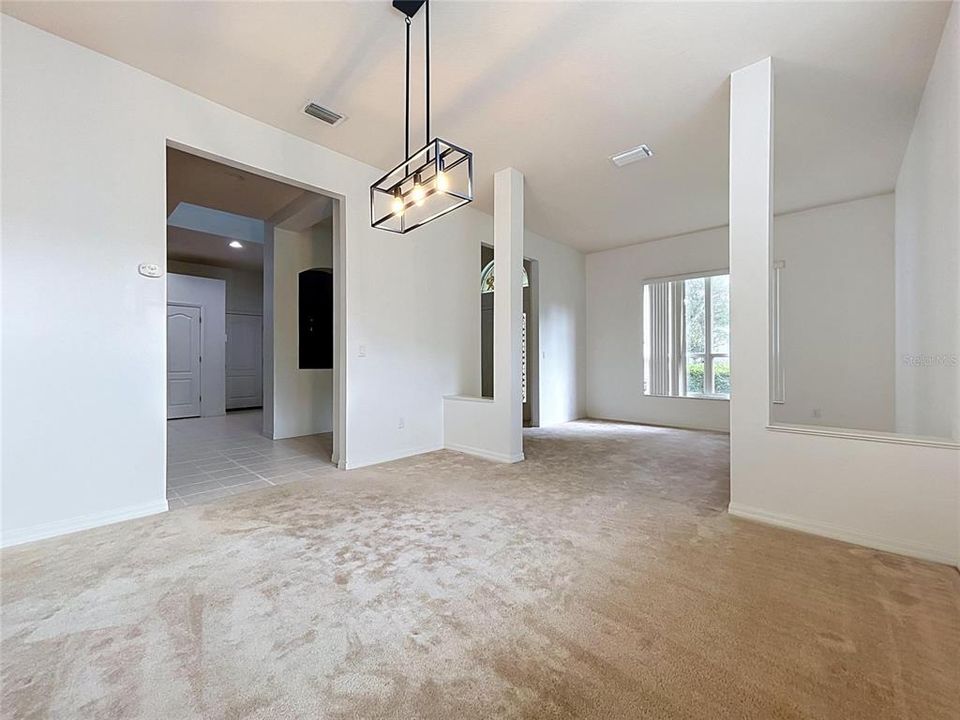 En Venta: $619,900 (5 camas, 4 baños, 3372 Pies cuadrados)
