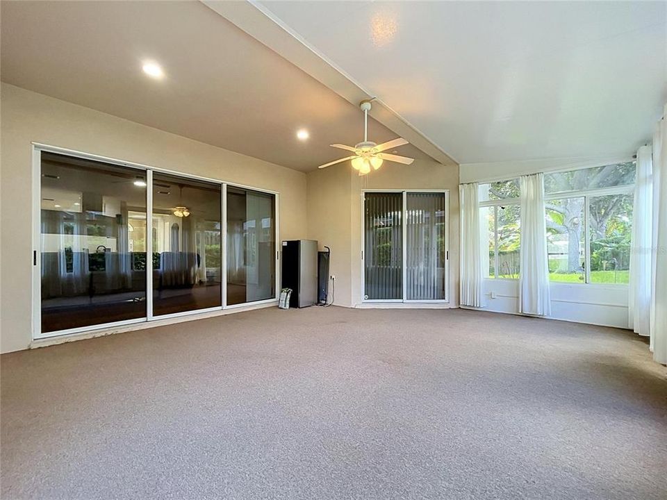 En Venta: $619,900 (5 camas, 4 baños, 3372 Pies cuadrados)