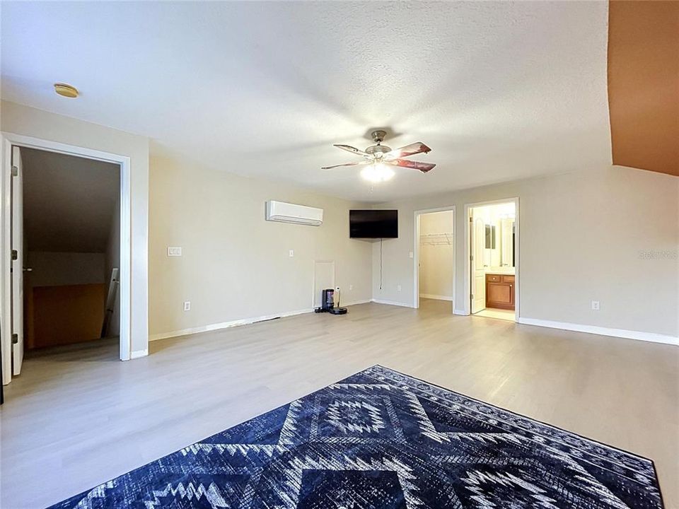 En Venta: $619,900 (5 camas, 4 baños, 3372 Pies cuadrados)