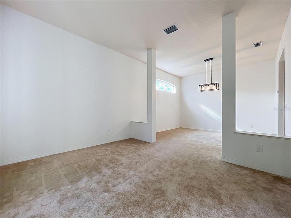 En Venta: $619,900 (5 camas, 4 baños, 3372 Pies cuadrados)