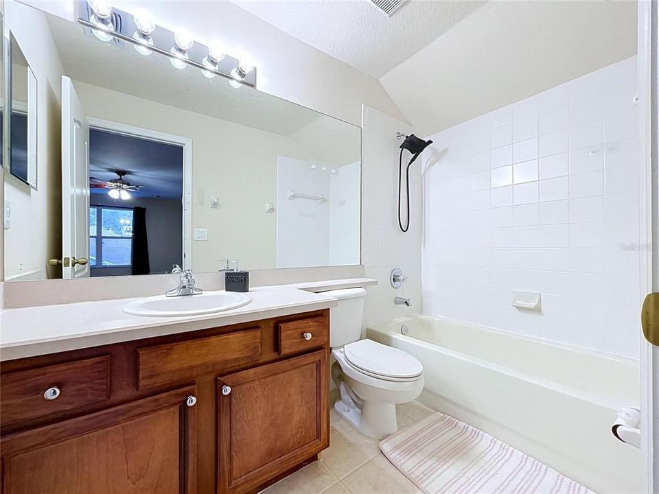En Venta: $619,900 (5 camas, 4 baños, 3372 Pies cuadrados)