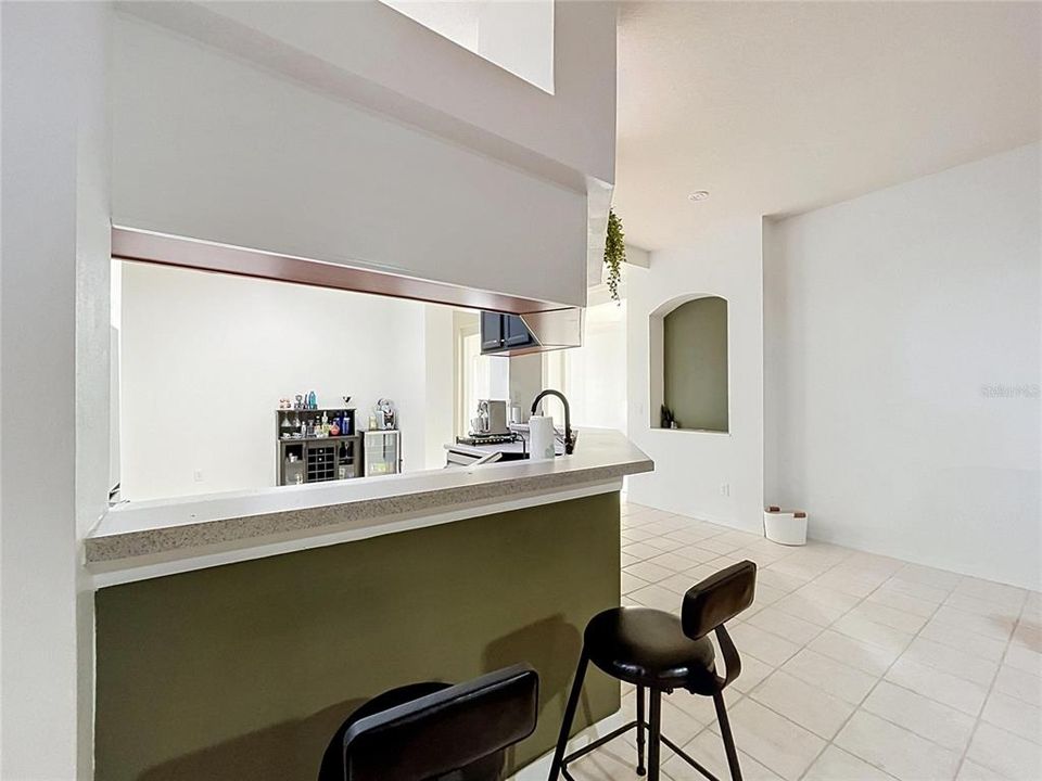 En Venta: $619,900 (5 camas, 4 baños, 3372 Pies cuadrados)
