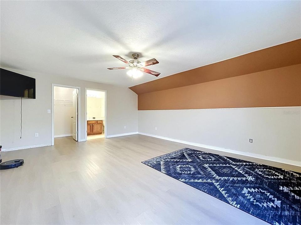 En Venta: $619,900 (5 camas, 4 baños, 3372 Pies cuadrados)