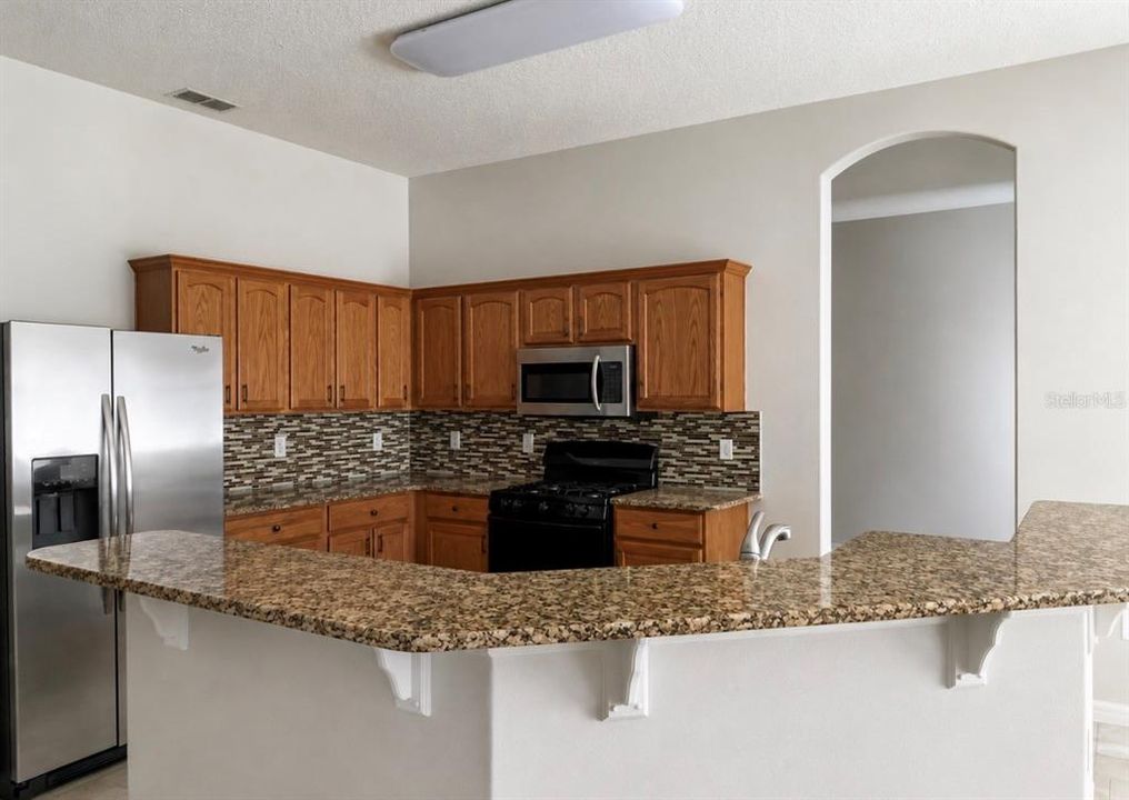 For Rent: $2,100 (4 beds, 2 baths, 2101 Square Feet)