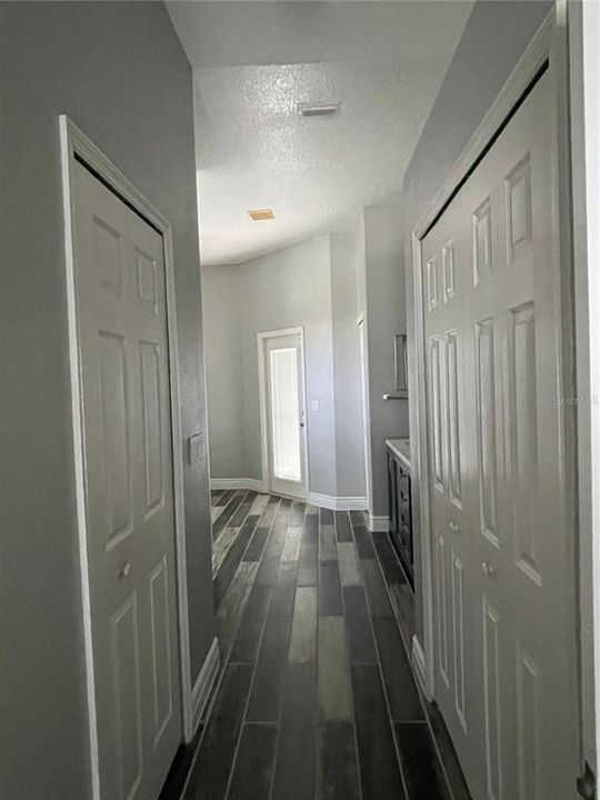 For Rent: $2,100 (4 beds, 2 baths, 2101 Square Feet)