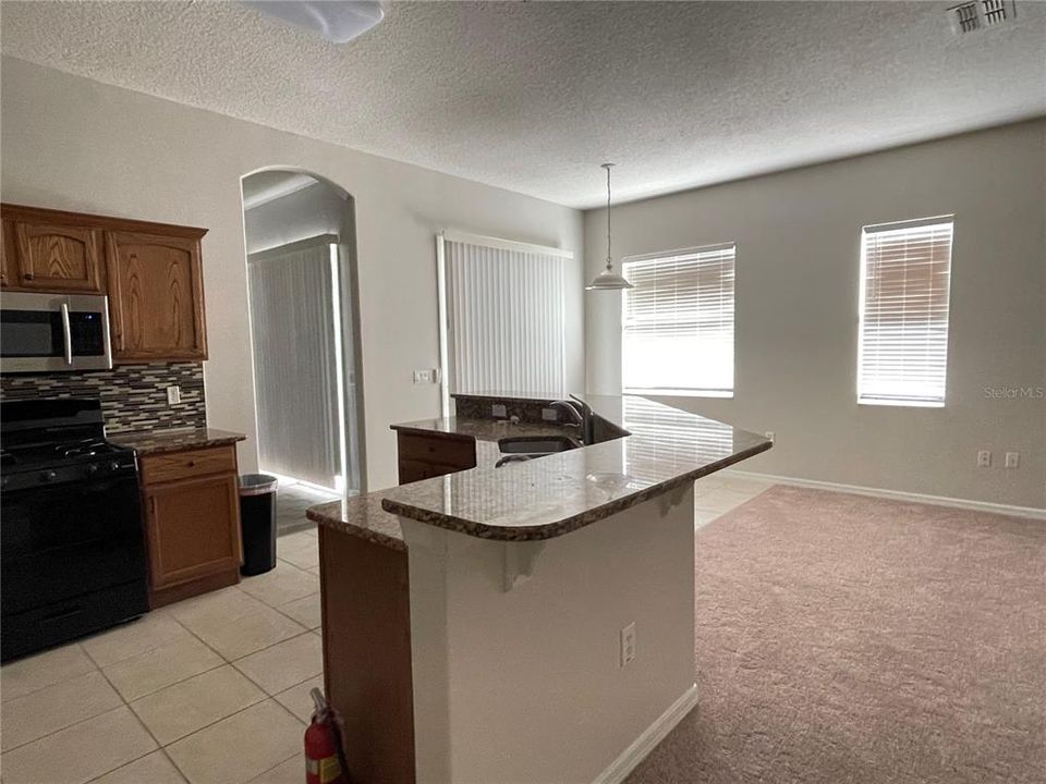 For Rent: $2,100 (4 beds, 2 baths, 2101 Square Feet)
