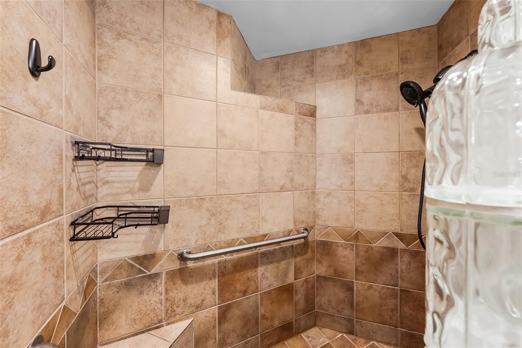 For Sale: $549,900 (4 beds, 2 baths, 2040 Square Feet)