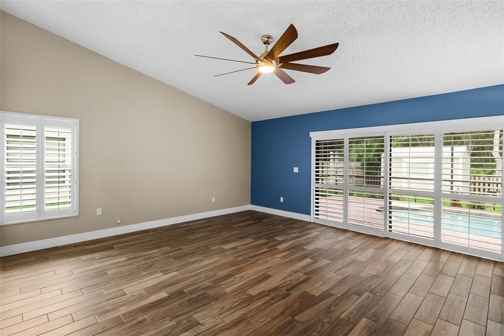 For Sale: $549,900 (4 beds, 2 baths, 2040 Square Feet)