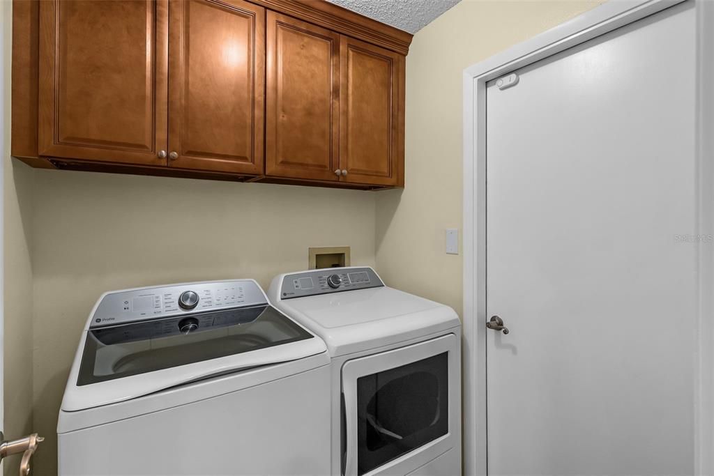 For Sale: $549,900 (4 beds, 2 baths, 2040 Square Feet)