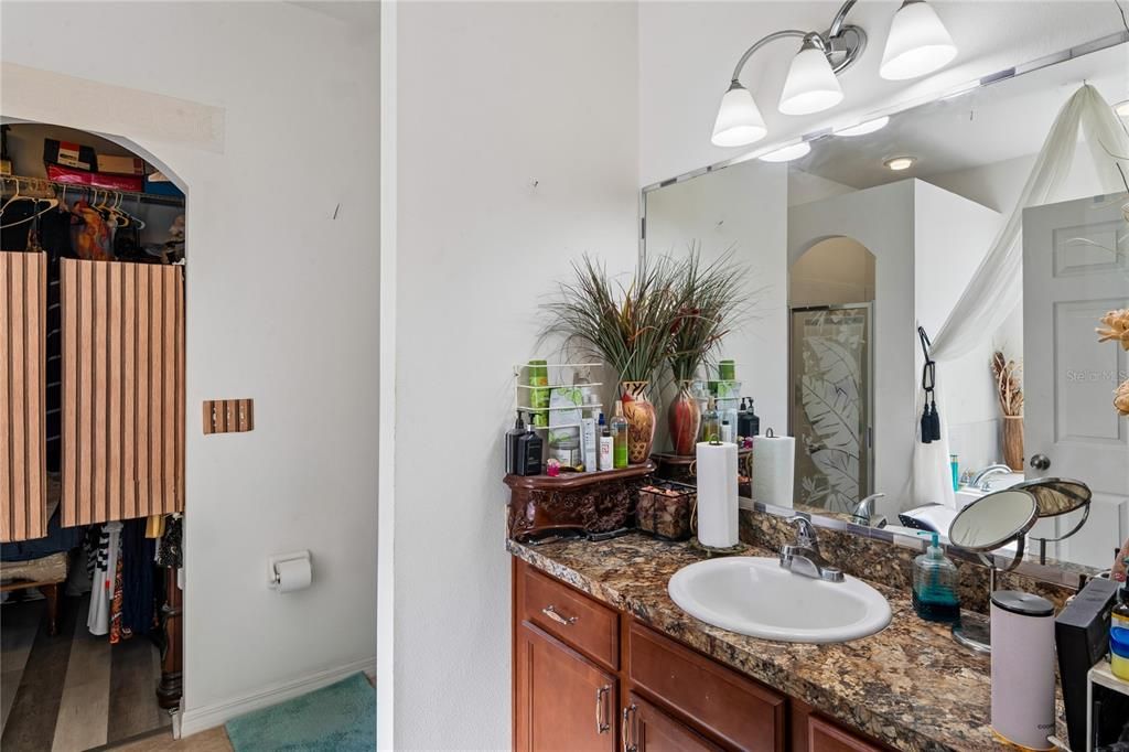 For Sale: $320,000 (3 beds, 2 baths, 1629 Square Feet)