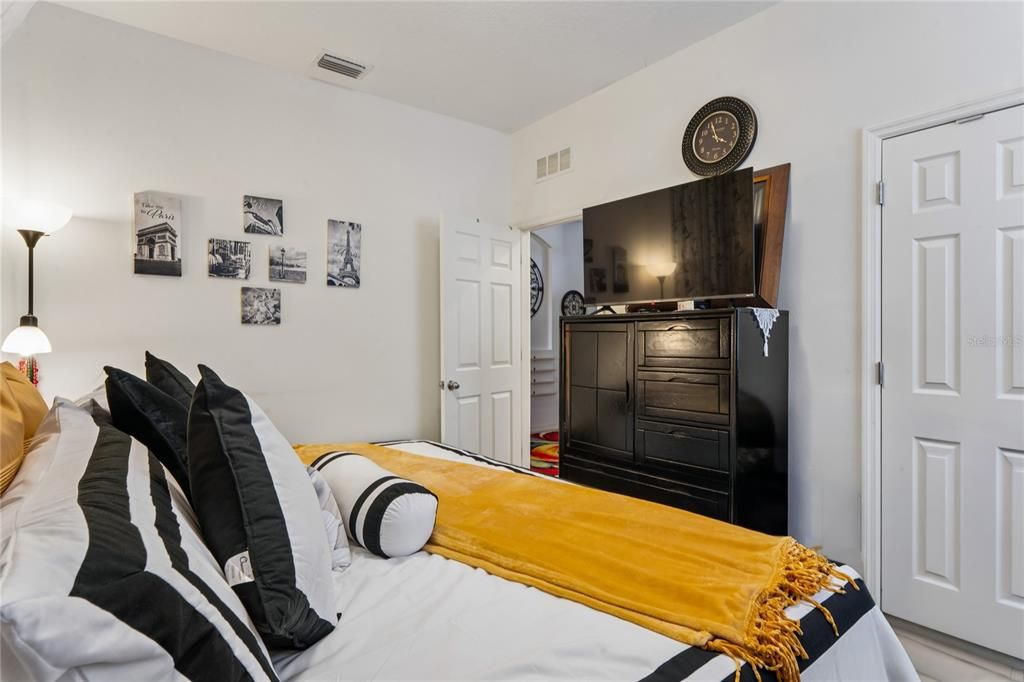 For Sale: $320,000 (3 beds, 2 baths, 1629 Square Feet)