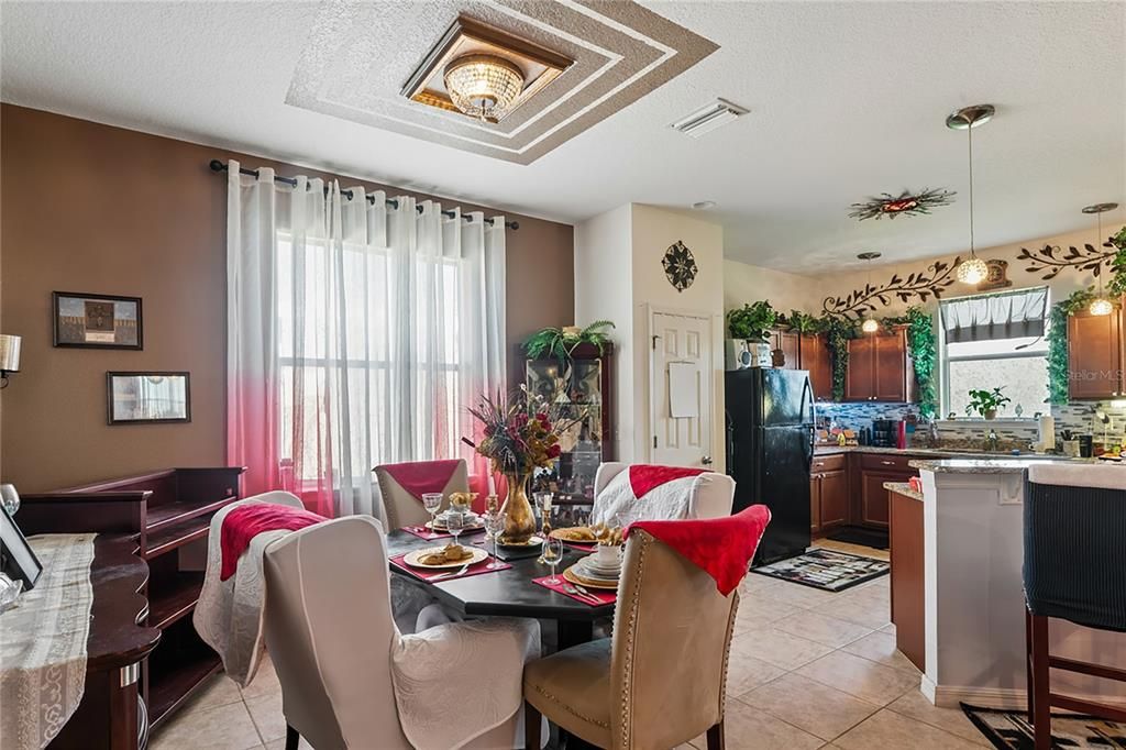 For Sale: $320,000 (3 beds, 2 baths, 1629 Square Feet)