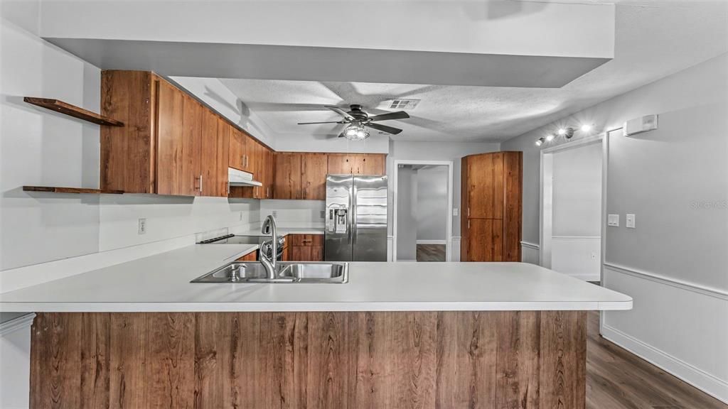 На продажу: $389,000 (3 спален, 2 ванн, 2201 Квадратных фут)
