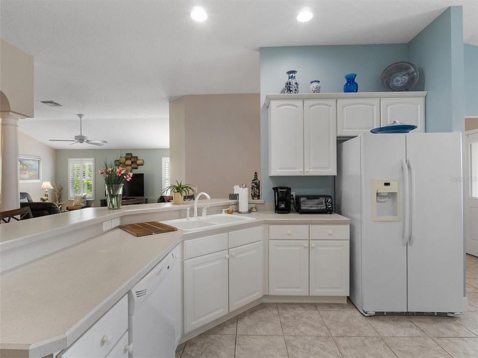 For Sale: $425,000 (3 beds, 2 baths, 1887 Square Feet)