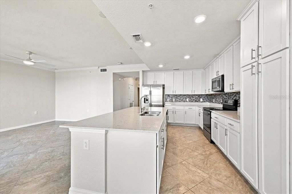 For Rent: $2,475 (2 beds, 2 baths, 1255 Square Feet)