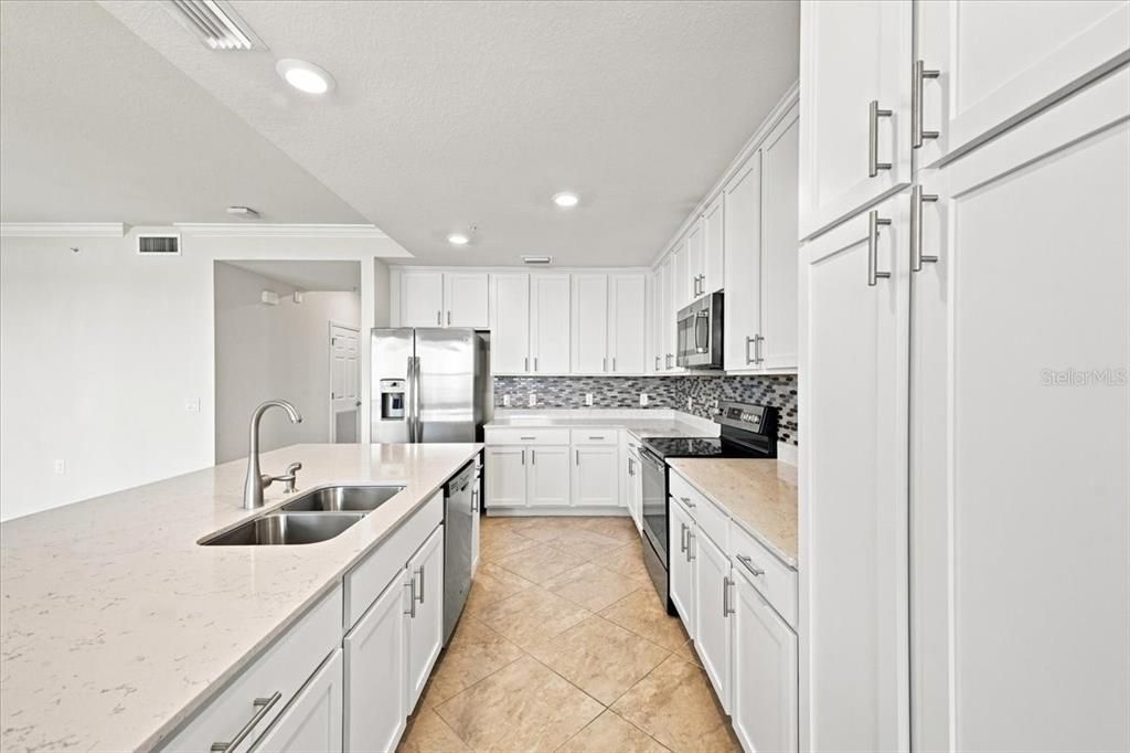 For Rent: $2,475 (2 beds, 2 baths, 1255 Square Feet)